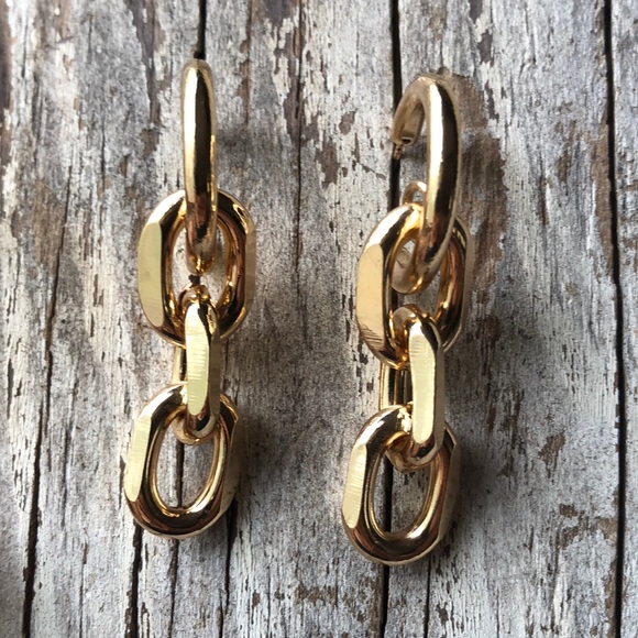 Clara Chain Link Drop Earrings! - Picture 2 of 4